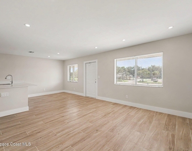 1586 South Street - Photo Thumbnail 4