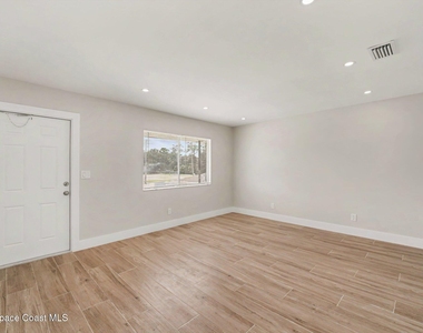 1586 South Street - Photo Thumbnail 5