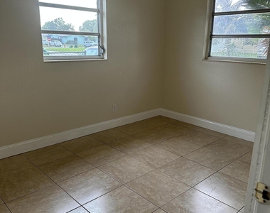 264 Monaco Road - Photo Thumbnail 3