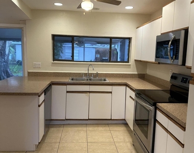 264 Monaco Road - Photo Thumbnail 7