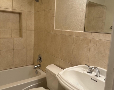 264 Monaco Road - Photo Thumbnail 5