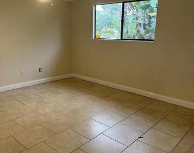 264 Monaco Road - Photo Thumbnail 12