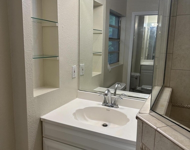 264 Monaco Road - Photo Thumbnail 14
