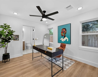 322 Walthall Drive - Photo Thumbnail 8