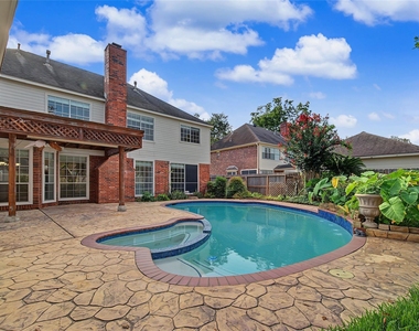 4802 Yorkshire Street - Photo Thumbnail 47