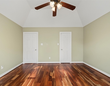 4802 Yorkshire Street - Photo Thumbnail 43
