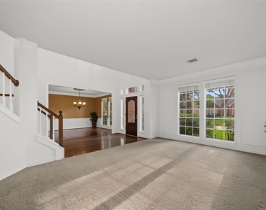 4802 Yorkshire Street - Photo Thumbnail 7