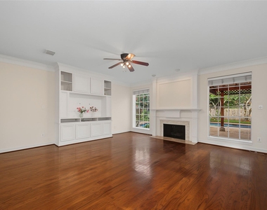 4802 Yorkshire Street - Photo Thumbnail 13