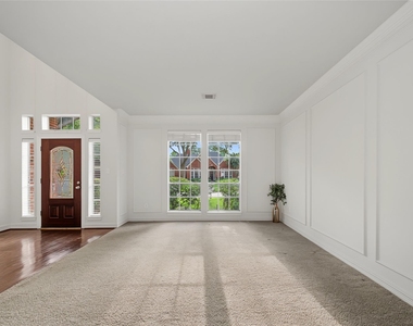 4802 Yorkshire Street - Photo Thumbnail 8