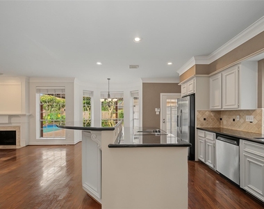 4802 Yorkshire Street - Photo Thumbnail 17