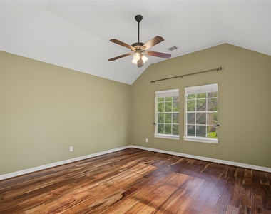 4802 Yorkshire Street - Photo Thumbnail 44