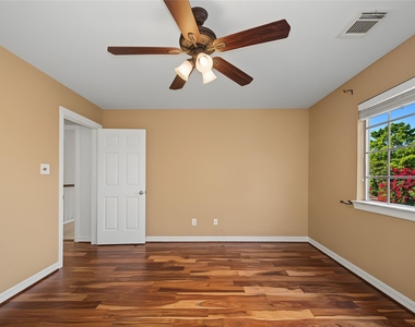 4802 Yorkshire Street - Photo Thumbnail 41