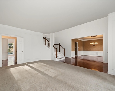 4802 Yorkshire Street - Photo Thumbnail 10