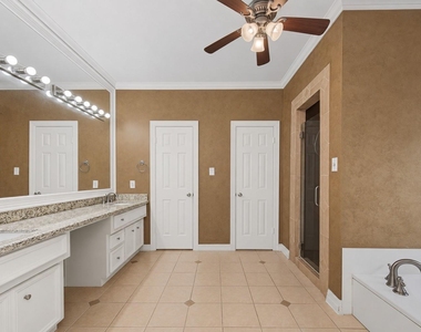 4802 Yorkshire Street - Photo Thumbnail 26