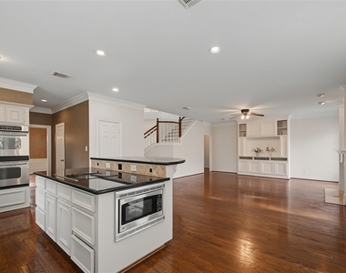 4802 Yorkshire Street - Photo Thumbnail 19