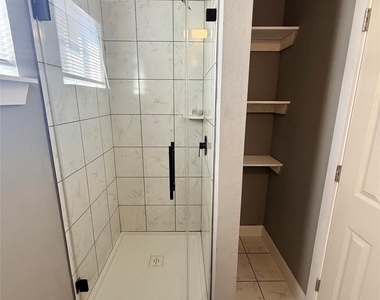 612 E Houston Avenue - Photo Thumbnail 10