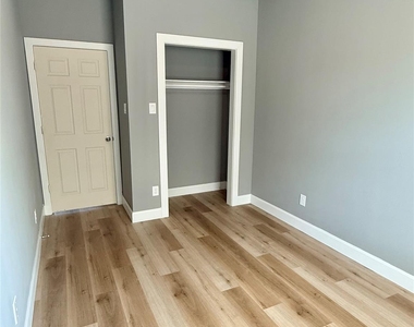 612 E Houston Avenue - Photo Thumbnail 8