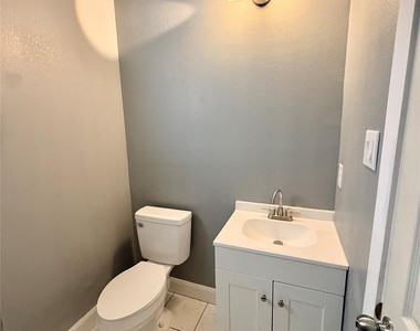 612 E Houston Avenue - Photo Thumbnail 21