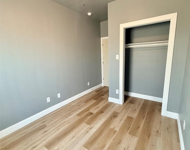 612 E Houston Avenue - Photo Thumbnail 20