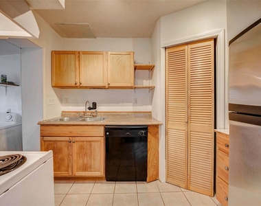 5642 Mccormick Street - Photo Thumbnail 8