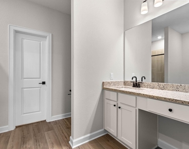 1127 Campside Drive - Photo Thumbnail 7