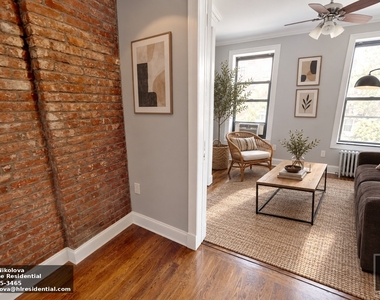 10 Avenue - Photo Thumbnail 1