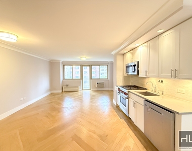 West 93rd Street - Photo Thumbnail 2