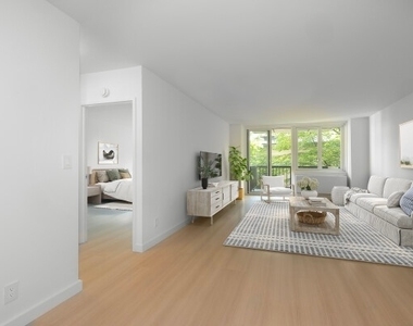 East 34 Street - Photo Thumbnail 2