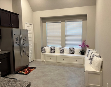 2923 Painted Sunrise Trail - Photo Thumbnail 12