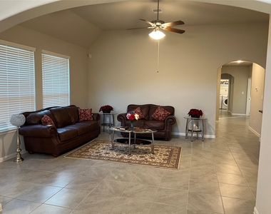 2923 Painted Sunrise Trail - Photo Thumbnail 9