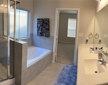 2923 Painted Sunrise Trail - Photo Thumbnail 22