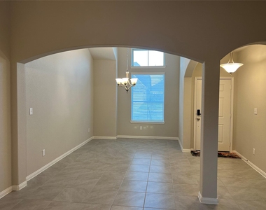 2923 Painted Sunrise Trail - Photo Thumbnail 8