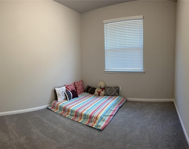 2923 Painted Sunrise Trail - Photo Thumbnail 17