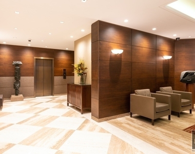 East 72nd Street - Photo Thumbnail 11