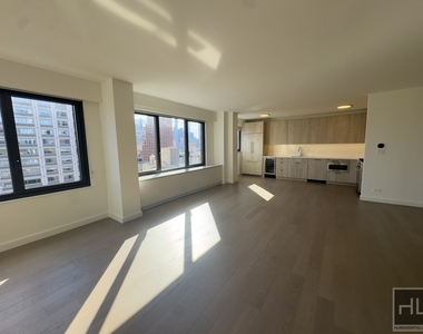 East 72nd Street - Photo Thumbnail 1