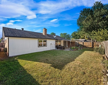 10407 Townhall Lane - Photo Thumbnail 16