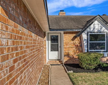 10407 Townhall Lane - Photo Thumbnail 3