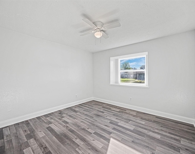 10407 Townhall Lane - Photo Thumbnail 11