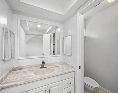 10407 Townhall Lane - Photo Thumbnail 15