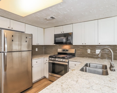 20239 Misty Pines Drive - Photo Thumbnail 6