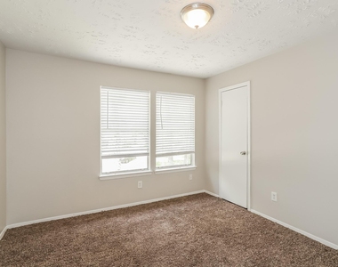 20239 Misty Pines Drive - Photo Thumbnail 10