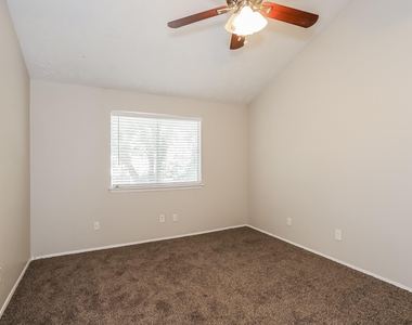 20239 Misty Pines Drive - Photo Thumbnail 7