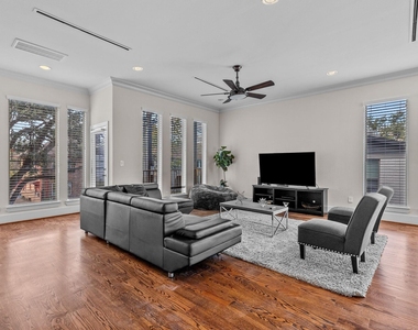 4831 Chenevert Street - Photo Thumbnail 14
