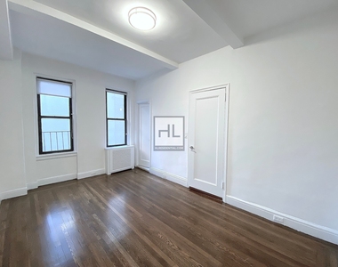 East 46th Street - Photo Thumbnail 2
