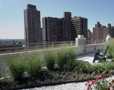 Lexington Avenue / 97th Street - Photo Thumbnail 9