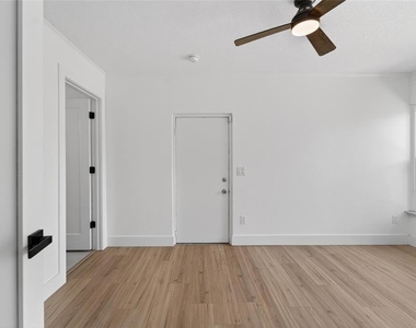 4810 Del Rio Way S - Photo Thumbnail 21
