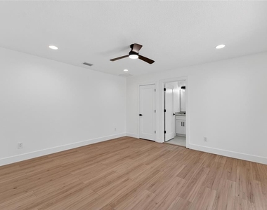 4810 Del Rio Way S - Photo Thumbnail 32