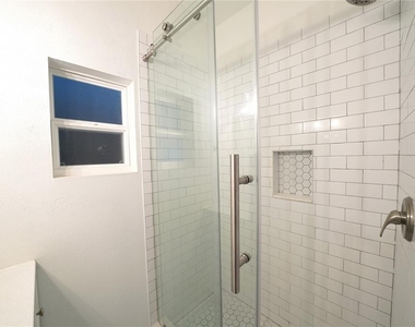 1121 Cherry Street Ne - Photo Thumbnail 10