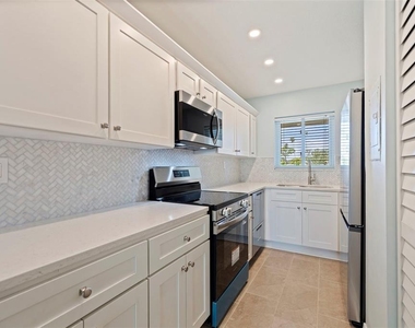 4595 Chancellor Street Ne - Photo Thumbnail 14