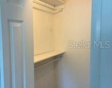 3802 N Oak Drive - Photo Thumbnail 7
